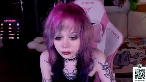 Snapshot of _lollyshy_ chatting on 09/15/25, 11:54 Lolly online show from 09/15/25, 11:54