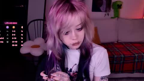 Snapshot of _lollyshy_ chatting on 11/21/25, 09:30 Lolly online show from 11/21/25, 09:30