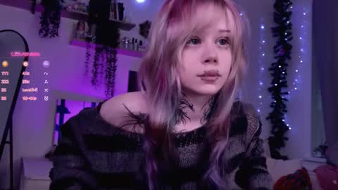 Snapshot of _lollyshy_ chatting on 12/17/25, 08:42 Lolly online show from 12/17/25, 08:42