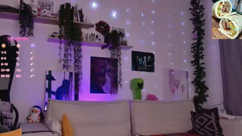 Snapshot of _lollyshy_ chatting on 01/14/26, 09:48 Lolly online show from 01/14/26, 09:48