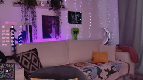 Snapshot of _lollyshy_ chatting on 02/14/26, 08:00 Lolly online show from 02/14/26, 08:00