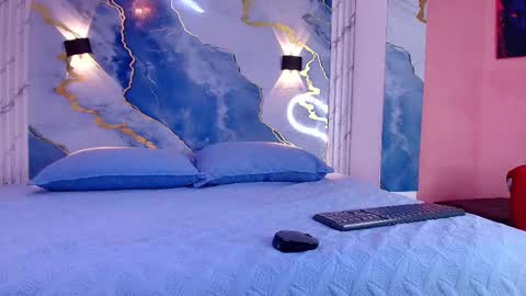 Lorrayne online show from 10/22/25, 12:05