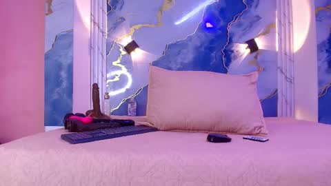 Lorrayne online show from 10/28/25, 12:09