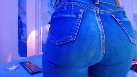 Lorrayne online show from 10/31/25, 12:06