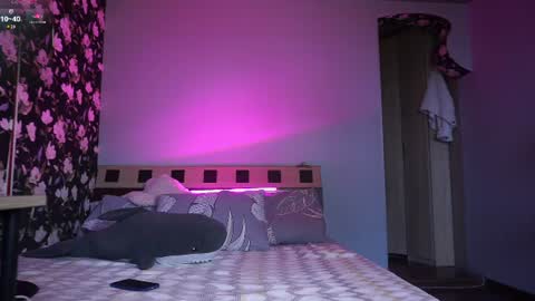 Snapshot of _lovely_mikh chatting on 06/13/26, 02:59 Lovely online show from 06/13/26, 02:59