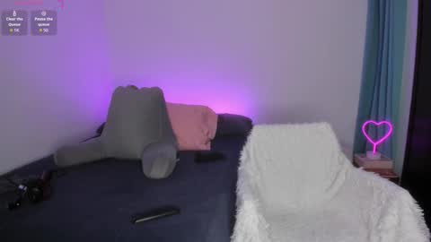 Snapshot of _lucianapalmer chatting on 11/08/25, 09:35 online show from 11/08/25, 09:35