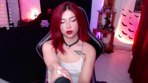 Queen.  Help me reach 100 thumbs up  online show from 09/18/25, 07:27