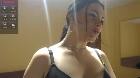 Snapshot of _luisa_smith chatting on 09/16/25, 03:29 luisa smith online show from 09/16/25, 03:29