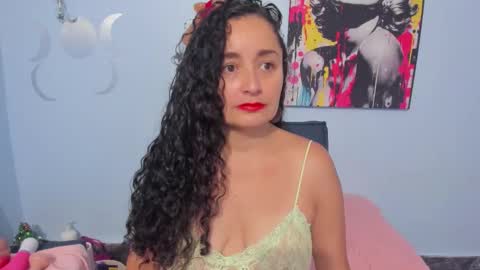  luna  sweet  online show from 09/27/25, 02:38