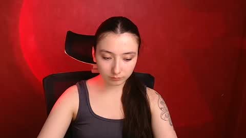 Snapshot of _luna_moon__ chatting on 09/24/25, 11:35 Luna online show from 09/24/25, 11:35