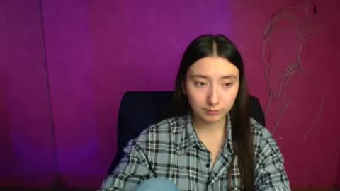 Snapshot of _luna_moon__ chatting on 10/11/25, 05:28 Luna online show from 10/11/25, 05:28