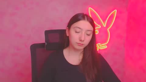 Snapshot of _luna_moon__ chatting on 10/22/25, 05:19 Luna online show from 10/22/25, 05:19