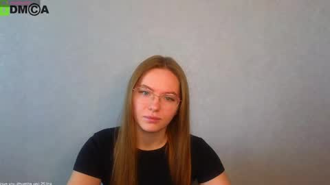 Snapshot of _lysafeta_ chatting on 02/19/25, 06:22 Welcome guys  Pleasure to see you all here  My name is Lysafeta and MichaelaTip menu is active Private is open  online show from 02/19/25, 06:22