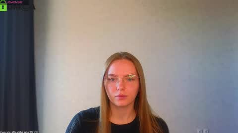 Snapshot of _lysafeta_ chatting on 09/12/25, 10:04 Welcome guys  Pleasure to see you all here  My name is Lysafeta and MichaelaTip menu is active Private is open  online show from 09/12/25, 10:04