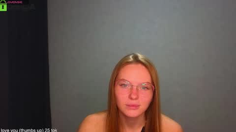 Snapshot of _lysafeta_ chatting on 11/04/25, 06:07 Welcome guys Pleasure to see you all here My name is Lysafeta and MichaelaTip menu is active Private is open online show from 11/04/25, 06:07