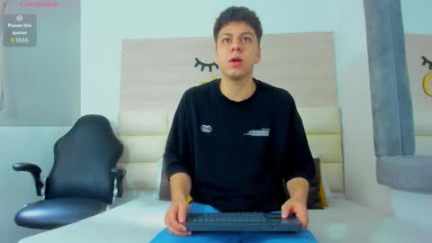 Snapshot of _maaf chatting on 10/28/25, 01:36 _maaf online show from 10/28/25, 01:36