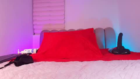 Snapshot of _maddy_miller chatting on 11/22/25, 12:04 Maddy online show from 11/22/25, 12:04