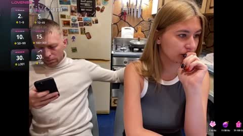 Snapshot of _magic_kis chatting on 11/19/25, 06:24 _magic_kis online show from 11/19/25, 06:24