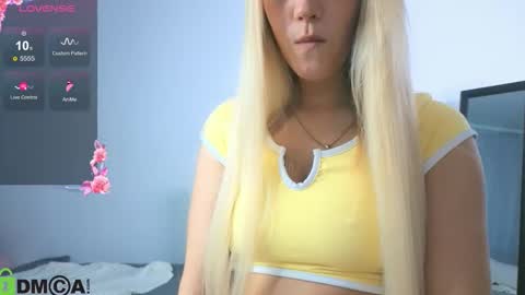 Snapshot of _maneki_neko_ chatting on 09/21/25, 04:08 Emma  online show from 09/21/25, 04:08