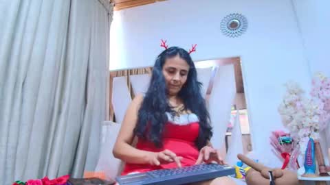 _marcela__ online show from 12/01/25, 12:43