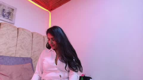 Snapshot of _marcela__ chatting on 04/25/26, 01:41 _marcela__ online show from 04/25/26, 01:41