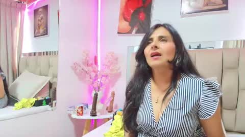 Snapshot of _marcela__ chatting on 05/11/26, 02:45 _marcela__ online show from 05/11/26, 02:45