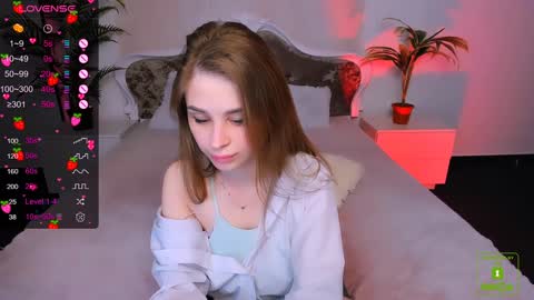 Snapshot of _mari_clark chatting on 01/17/25, 03:55 Eva online show from 01/17/25, 03:55