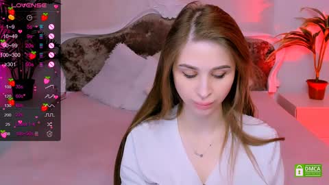 Snapshot of _mari_clark chatting on 02/07/25, 01:04 Eva online show from 02/07/25, 01:04