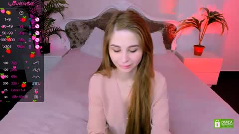 Snapshot of _mari_clark chatting on 02/12/25, 02:56 Eva online show from 02/12/25, 02:56