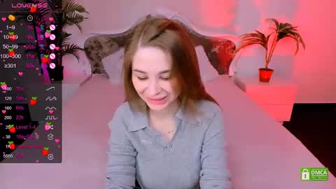 Snapshot of _mari_clark chatting on 03/06/25, 07:54 Eva online show from 03/06/25, 07:54