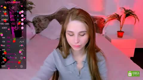 Snapshot of _mari_clark chatting on 03/10/25, 02:17 Eva online show from 03/10/25, 02:17