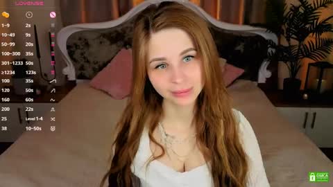 Snapshot of _mari_clark chatting on 05/18/26, 04:07 Eva online show from 05/18/26, 04:07
