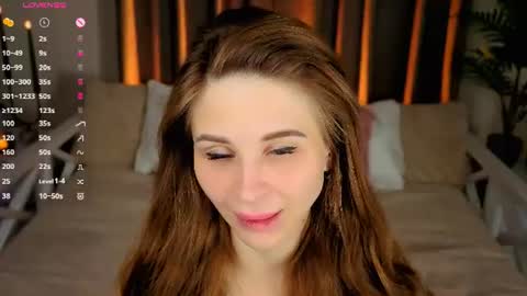 Snapshot of _mari_clark chatting on 07/11/26, 10:55 Eva online show from 07/11/26, 10:55
