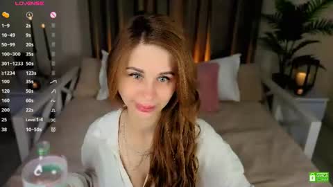 Snapshot of _mari_clark chatting on 07/17/26, 09:30 Eva online show from 07/17/26, 09:30