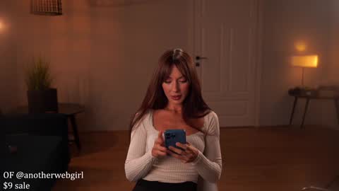 Snapshot of _mariarty_ chatting on 10/12/25, 05:45 Marie -   -25 discount online show from 10/12/25, 05:45