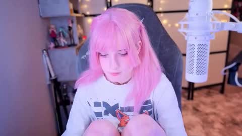 Mariko online show from 11/16/25, 03:06