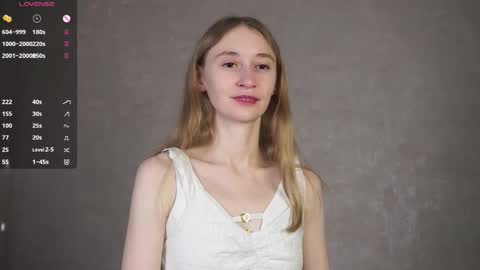 Snapshot of _marvelous_time_ chatting on 09/26/25, 03:43 Gwen online show from 09/26/25, 03:43
