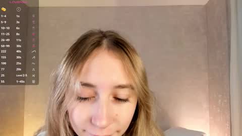 Snapshot of _marvelous_time_ chatting on 10/10/25, 03:05 Gwen online show from 10/10/25, 03:05