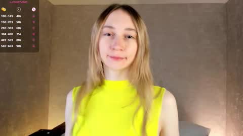 Snapshot of _marvelous_time_ chatting on 10/11/25, 03:28 Gwen online show from 10/11/25, 03:28