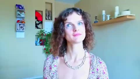 Sophia online show from 07/18/26, 08:40