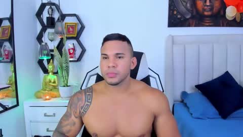 Snapshot of _matthew_santos_ chatting on 10/12/25, 07:57 _matthew_santos_ online show from 10/12/25, 07:57