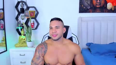 Snapshot of _matthew_santos_ chatting on 10/16/25, 08:43 _matthew_santos_ online show from 10/16/25, 08:43