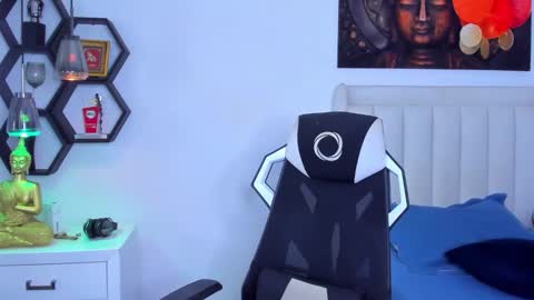 _matthew_santos_ online show from 11/06/25, 10:43