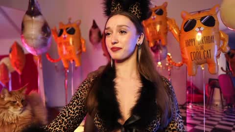 Snapshot of _meganmeow_ chatting on 01/11/25, 09:46  Saturday - start 2030-2130 GMT online show from 01/11/25, 09:46
