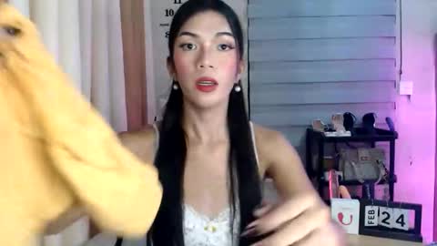 Snapshot of _mellyxxx chatting on 02/23/26, 09:34 Melly online show from 02/23/26, 09:34