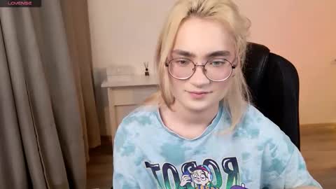 _meow_neko_ online show from 03/15/26, 07:20