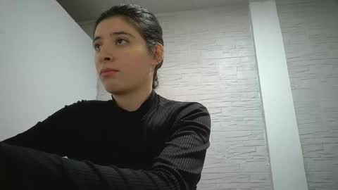 Mia-foster online show from 11/09/25, 03:16