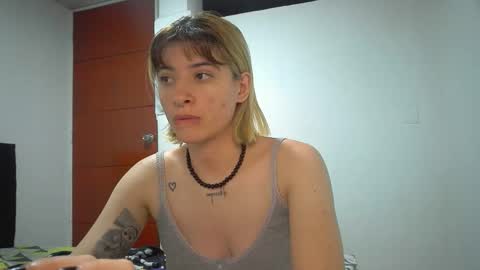 Mia-foster online show from 04/26/26, 02:31