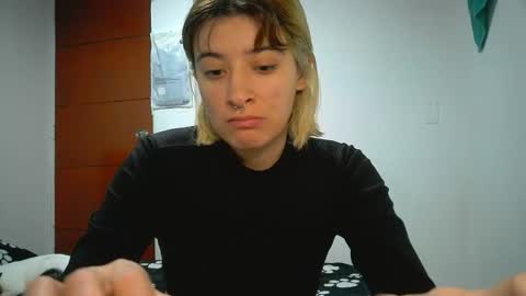 Mia-foster online show from 05/05/26, 06:49