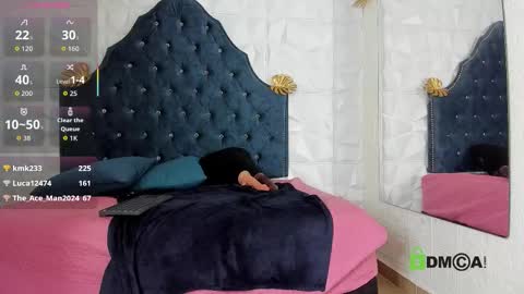 _mia_milf_ online show from 11/28/25, 07:27